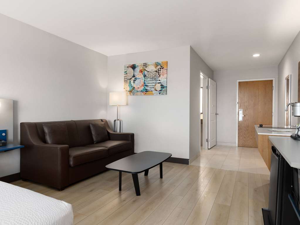 Microtel Inn & Suites by Wyndham Tracy - photo 33