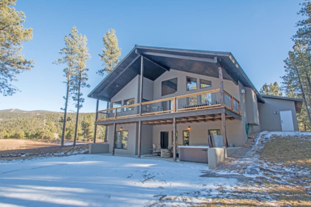 Lucky 8 Luxury Home — 4-Star Luxury Hotel in Angel Fire, United States