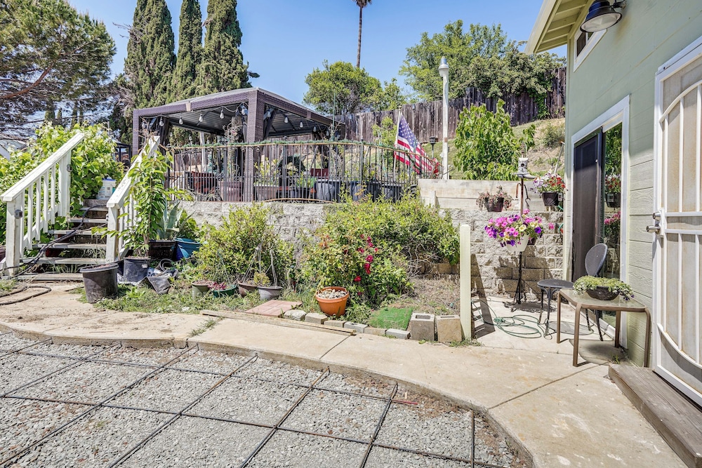 Lush Vallejo Cottage 20 Mi To Napa Wineries 19217222 — Vallejo