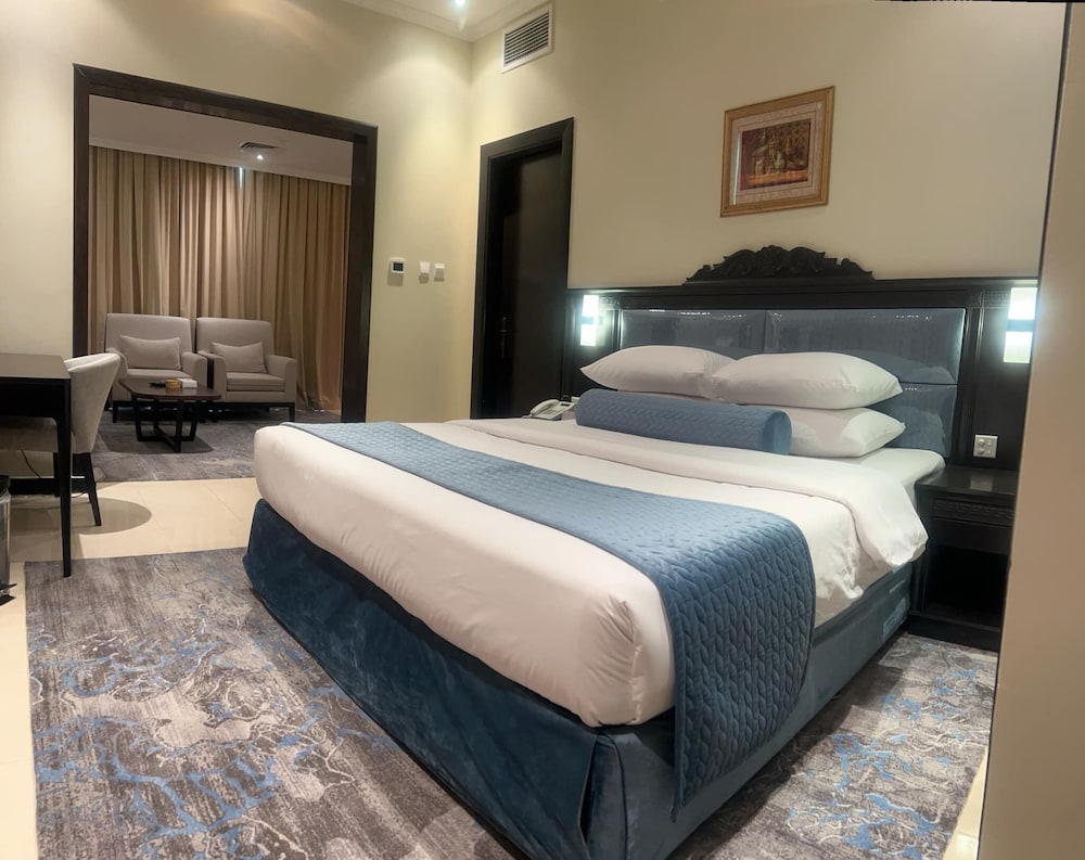 Comfort Inn Emirates Hotel