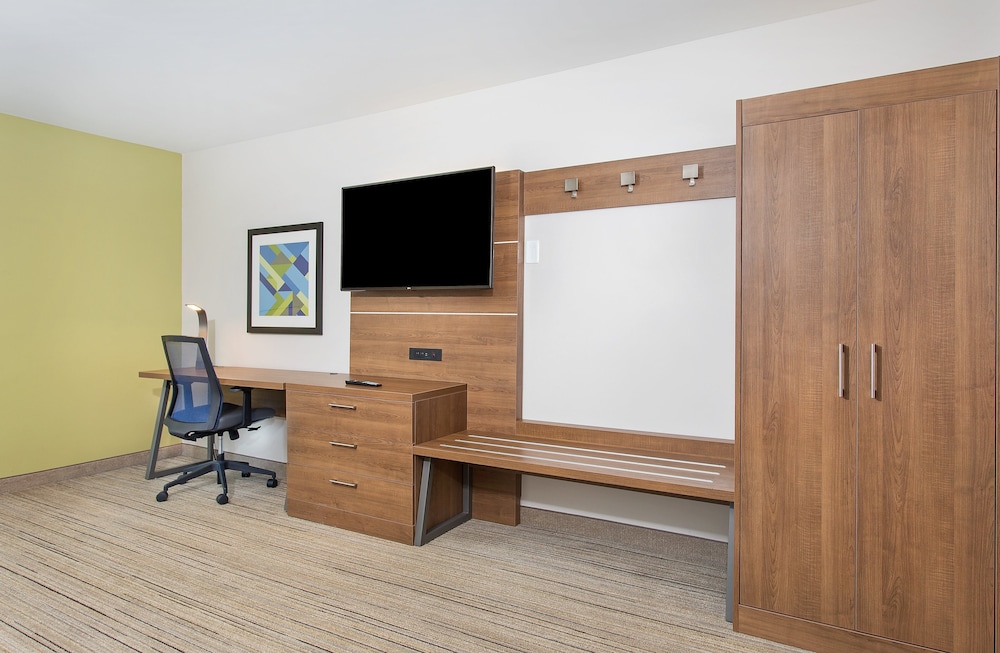 Holiday Inn Express Williamsburg by IHG - photo 24