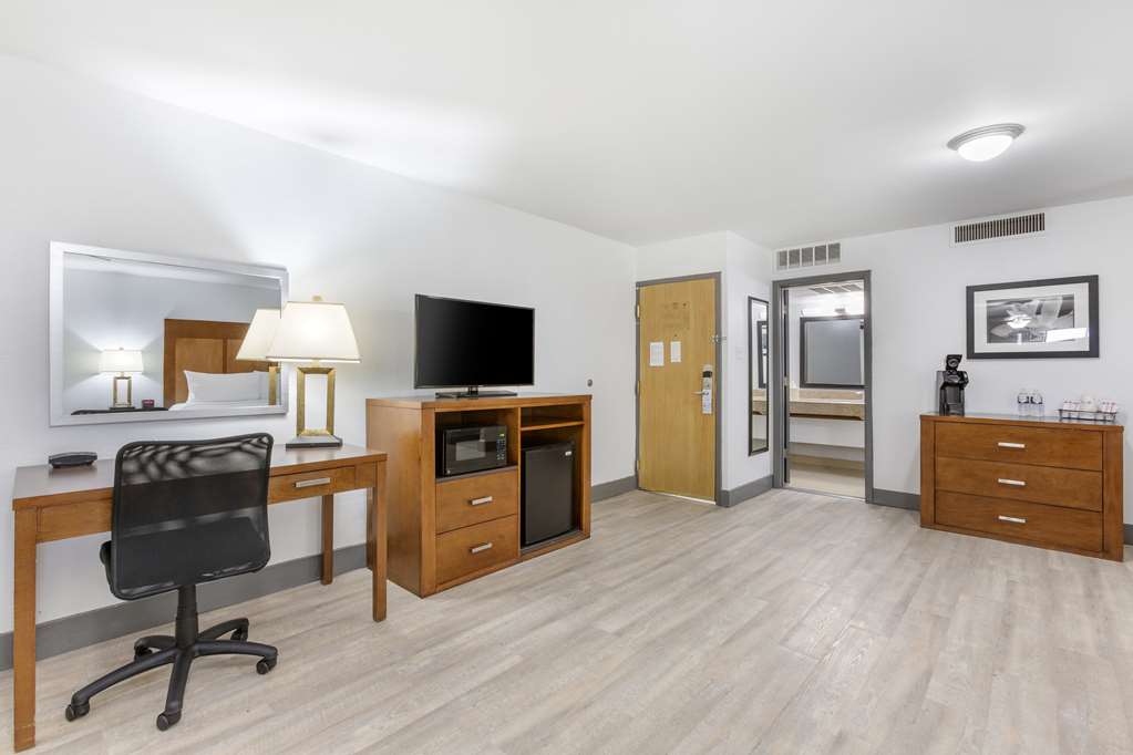 Best Western Plus El Paso Airport Hotel & Conference Center - photo 19