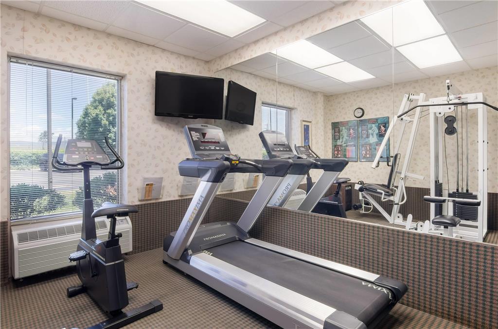 MainStay Suites Roanoke Airport - photo 30