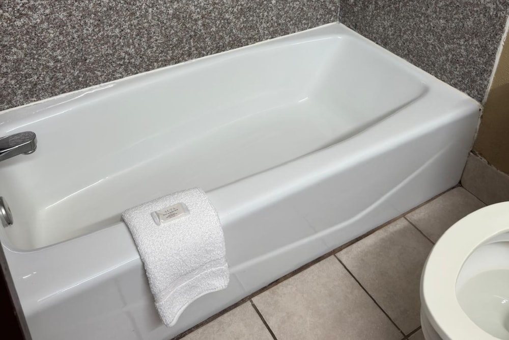 Surestay Plus Hotel by Best Western Oklahoma City North - photo 20