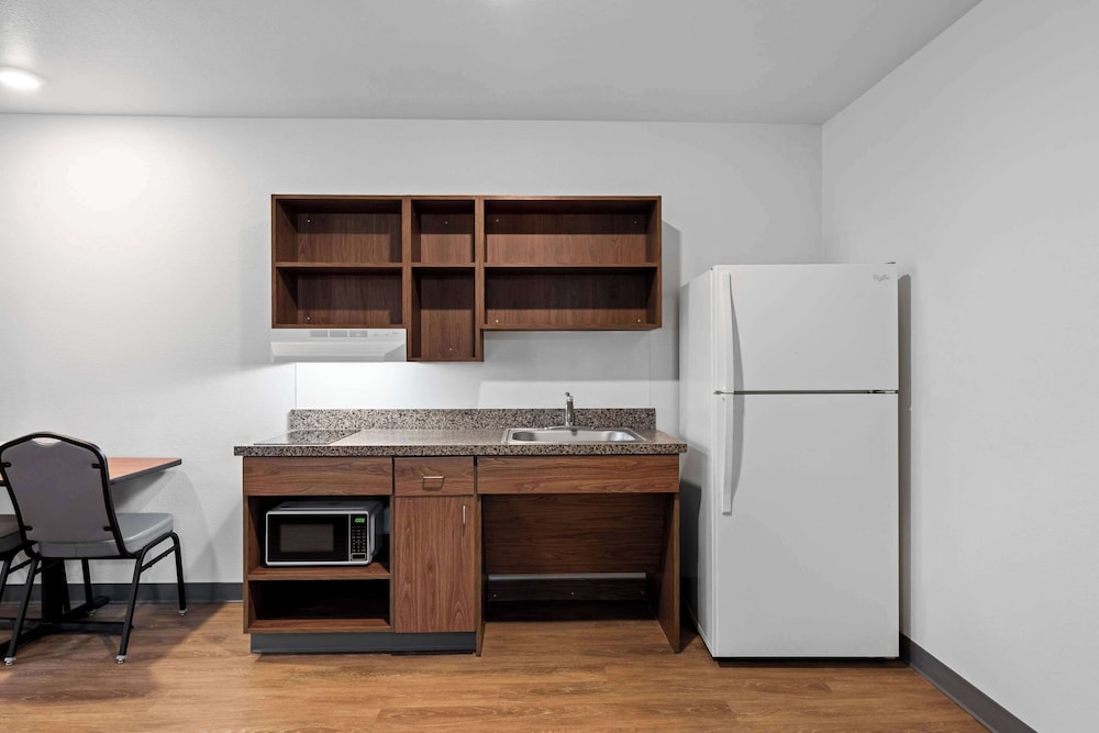WoodSpring Suites Hobbs - photo 19