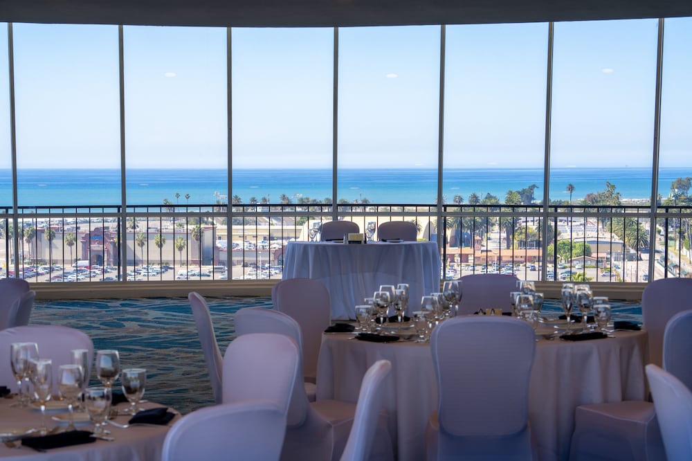 Crowne Plaza Ventura Beach by IHG - photo 102