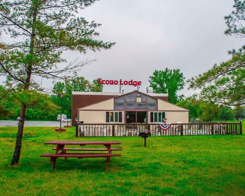 Econo Lodge 1000 Islands - photo 9