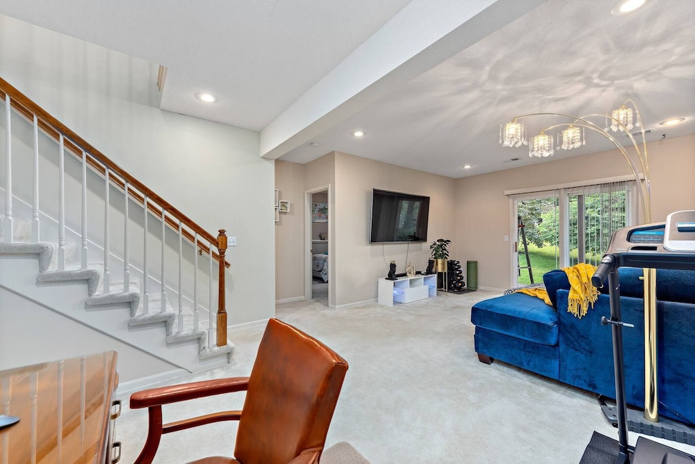 Beautiful Townhome 11 Minutes To Downtown Kansas City Mo - photo 12