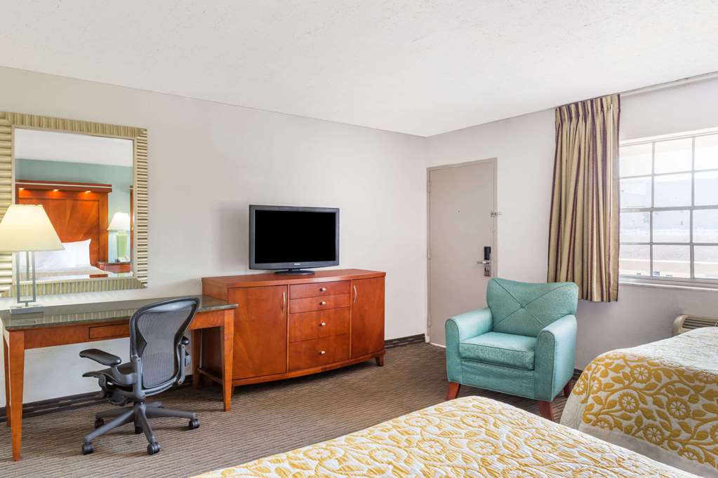 Days Inn by Wyndham Miami Airport North - photo 16