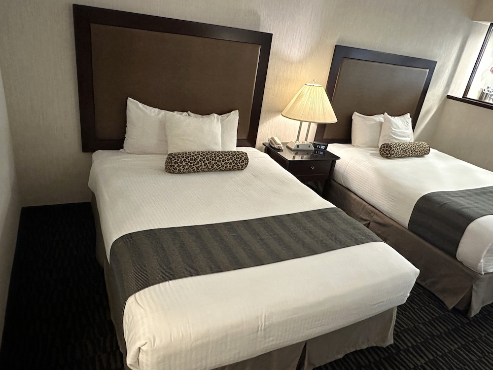 Sojourn Suites Portland Airport - photo 6