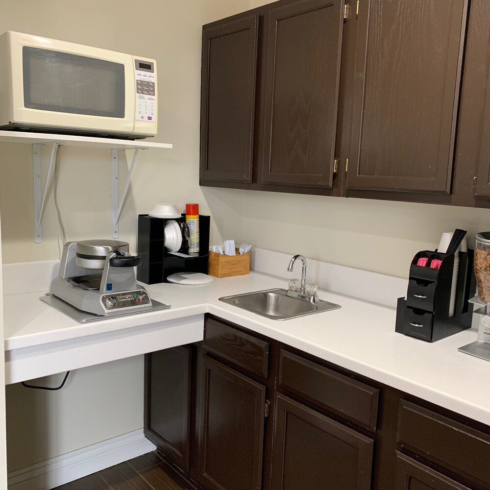 Regency 7 Motel - photo 14