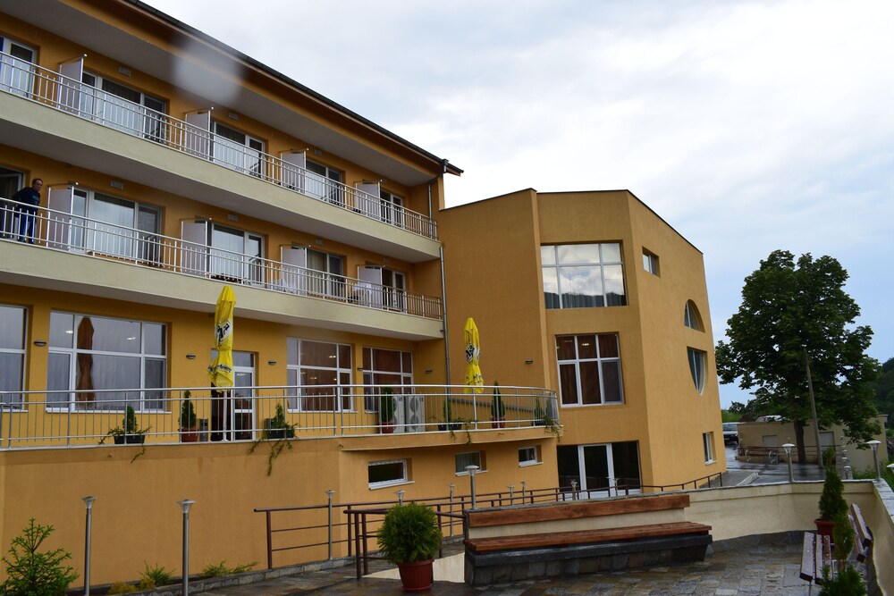 Balneo Hotel Bozhur — hotel in Haskovo