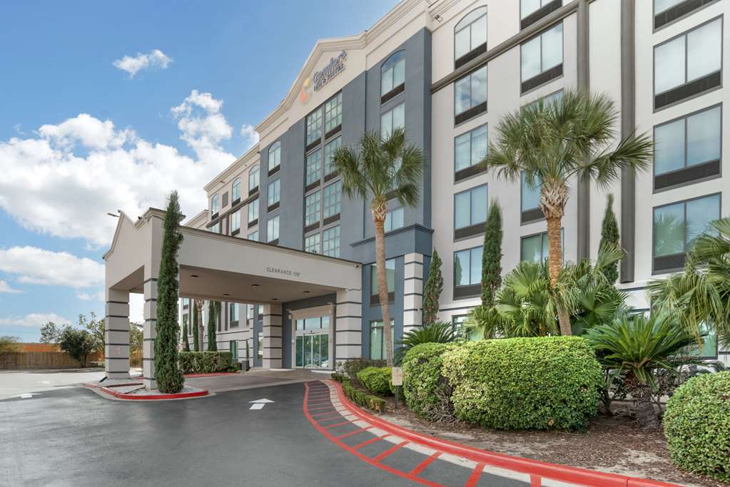 Comfort Inn Suites New Orleans Airport North — Kenner