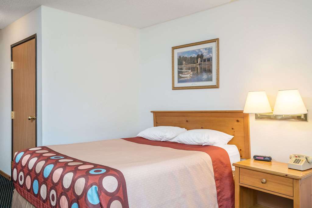 Super 8 by Wyndham Phillips - photo 6