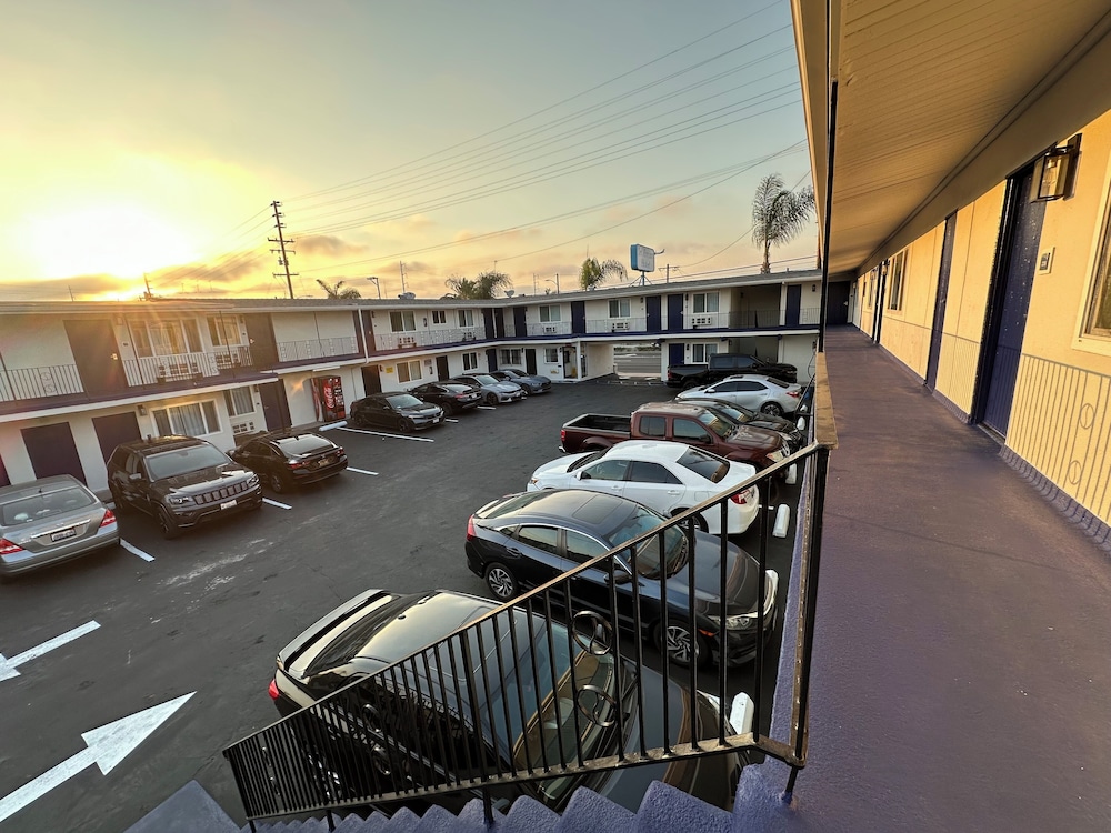 Del Aire Inn Lax - photo 30