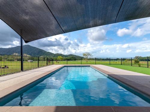 Port Douglas Valley Magic — Mowbray — photo 4