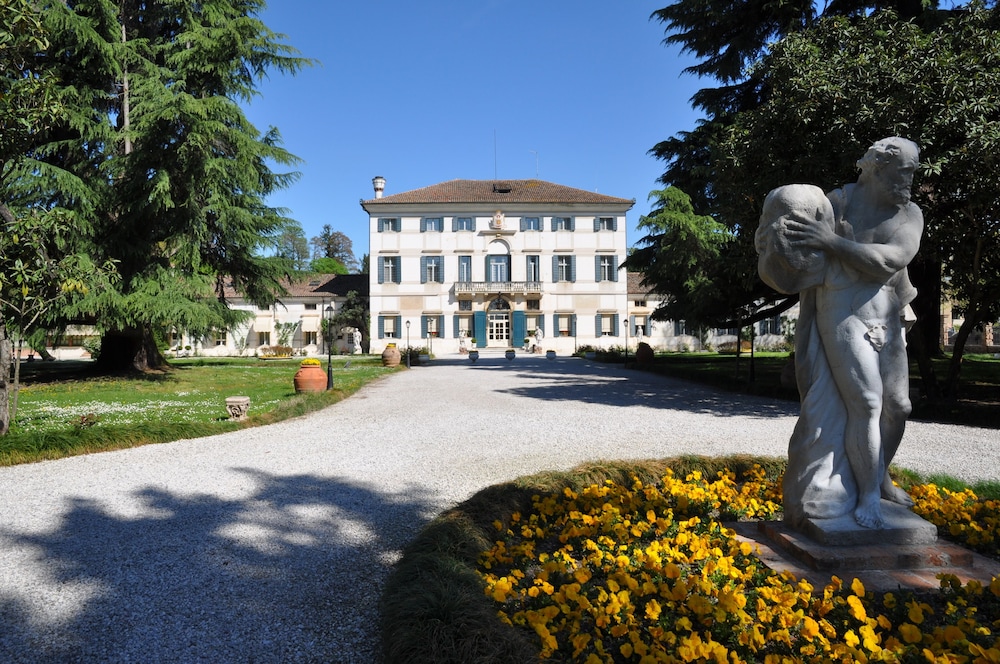 Villa Condulmer — 5-Star Luxury Hotel in Venice, Italy
