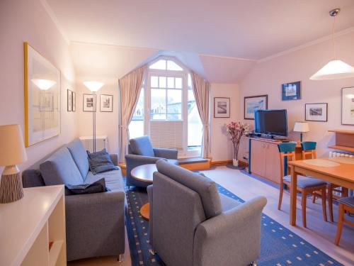 Dünenpark Binz Komfort Ferienwohnung mit 1 Schlafzimmer und Balkon im Dachgeschoss 083 — 4-Star Luxury Hotel in Ostseebad Binz, Germany