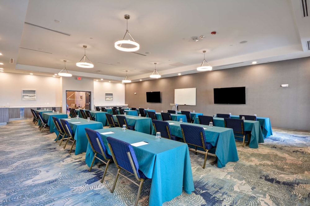 Homewood Suites by Hilton Conroe - photo 37
