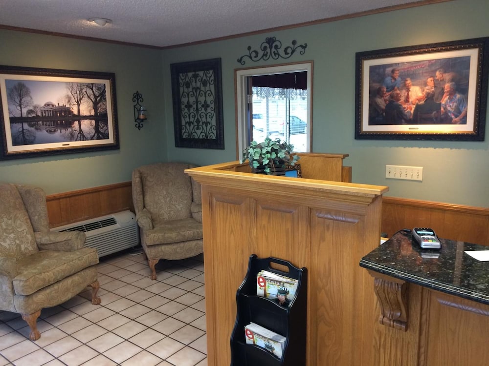 Interstate Inn - photo 3