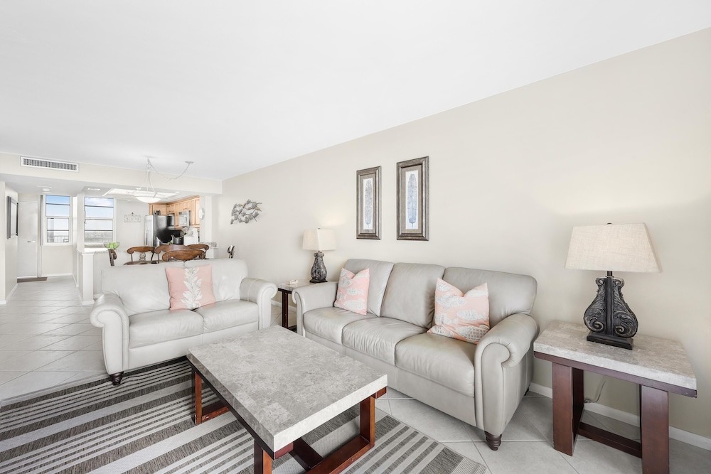 South Seas Tower 3 905 - photo 29