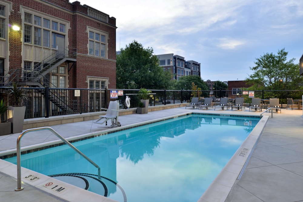 Hampton Inn & Suites Greensboro Downtown - photo 28