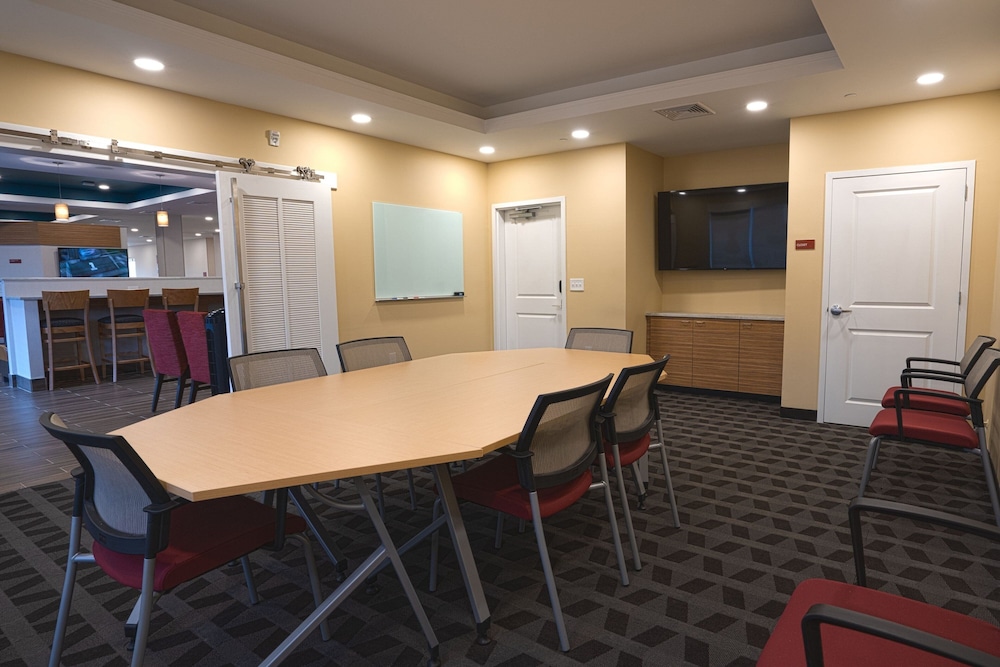 TownePlace Suites by Marriott Clinton - photo 27