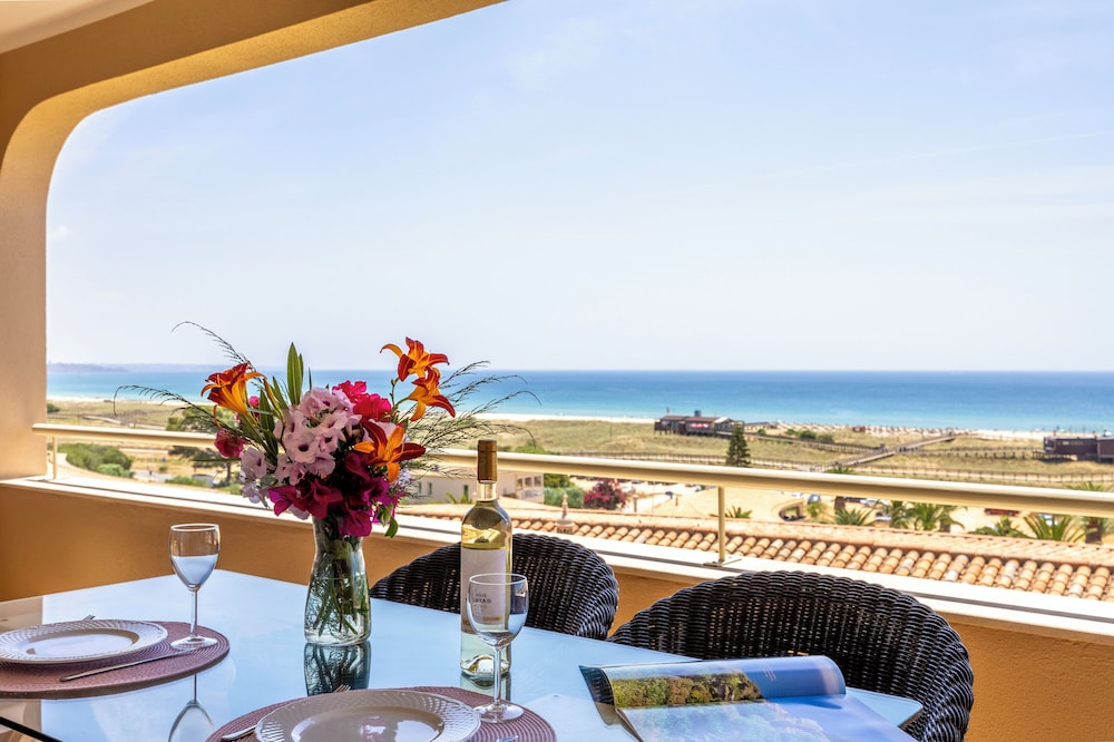 Vila Palmeira — 4-Star Luxury Hotel in Lisbon, Portugal
