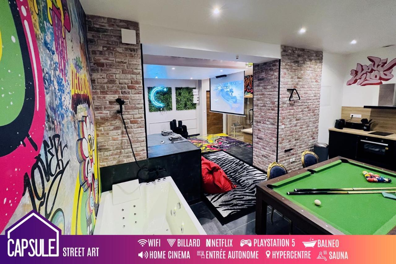 Capsule Street Art Sauna Jacuzzi Playstation 5 Billard Netflix Home Cinema Terrasse — 4-Star Luxury Hotel in Douai, France