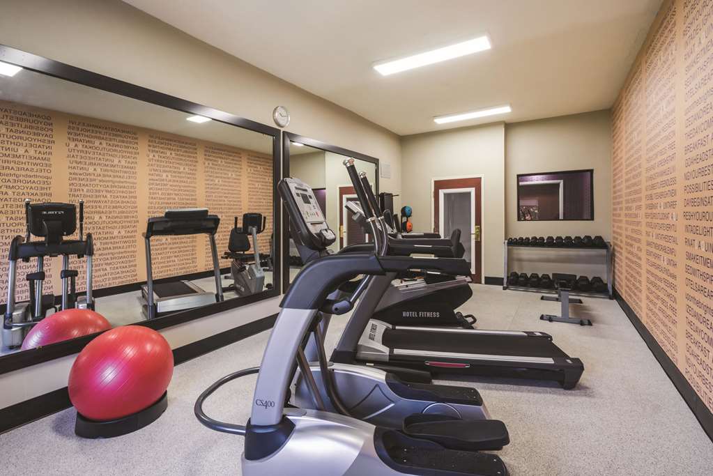 La Quinta Inn & Suites by Wyndham Louisville East - photo 6