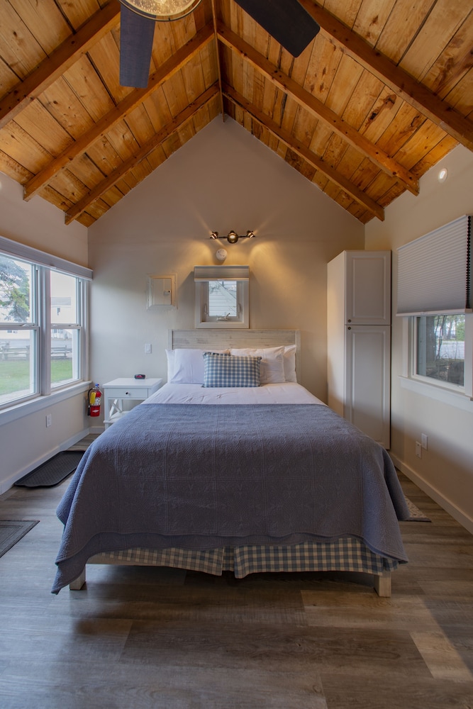 Edgewater Resort - photo 17