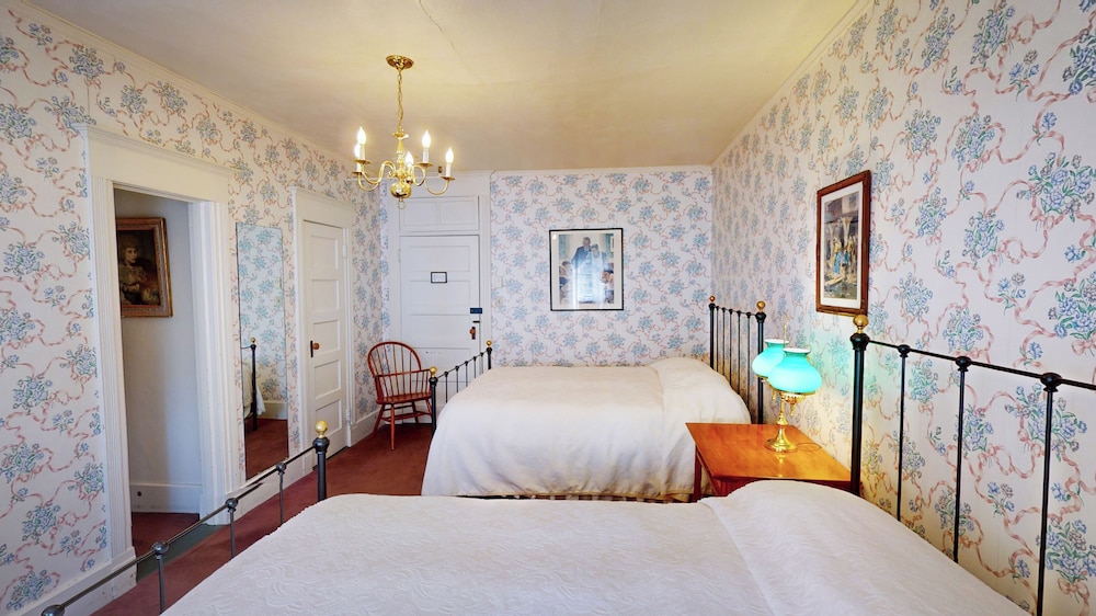 The Red Lion Inn - photo 46