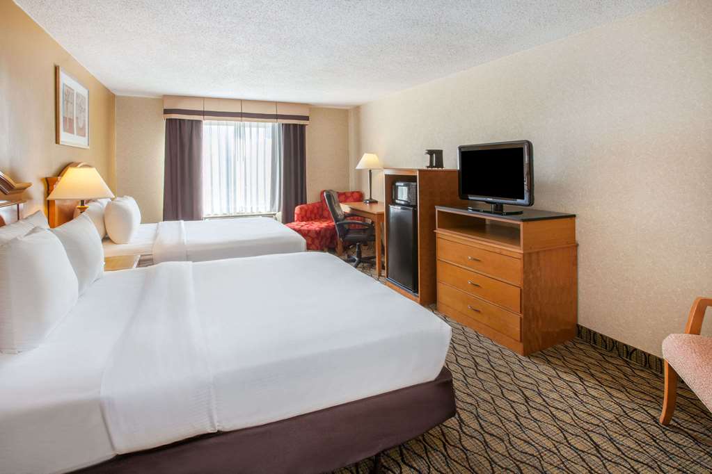 Baymont by Wyndham Canton - photo 7