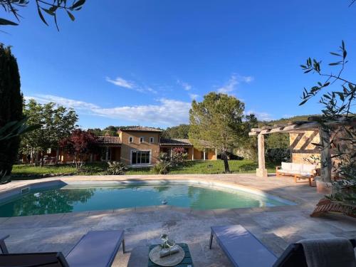 Luxe Et Charme En Provence — hotel in Draguignan