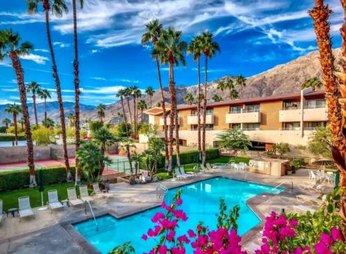 MCM Condo Downtown Palm Springs — 4-Star Luxury Hotel in Palm Springs, United States