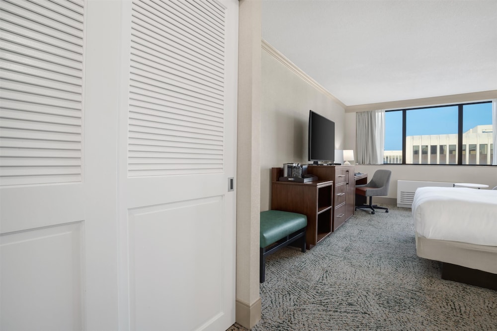 Hilton Arlington National Landing - photo 53