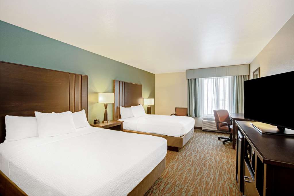 La Quinta Inn & Suites by Wyndham Gillette - photo 15