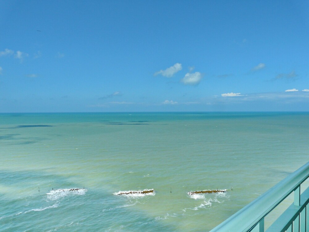 Cozumel 2205 — 4-Star Luxury Hotel in Marco Island, United States