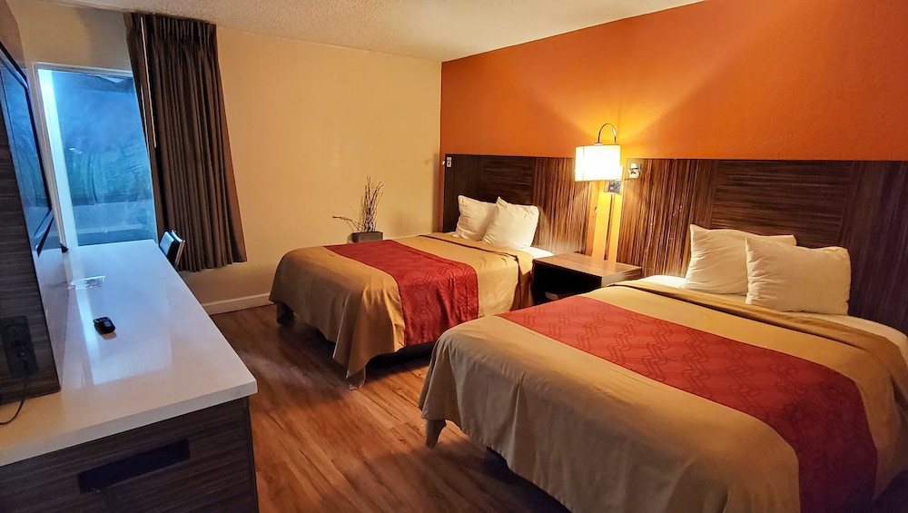 Studios & Suites 4 Less Charlotte - photo 8
