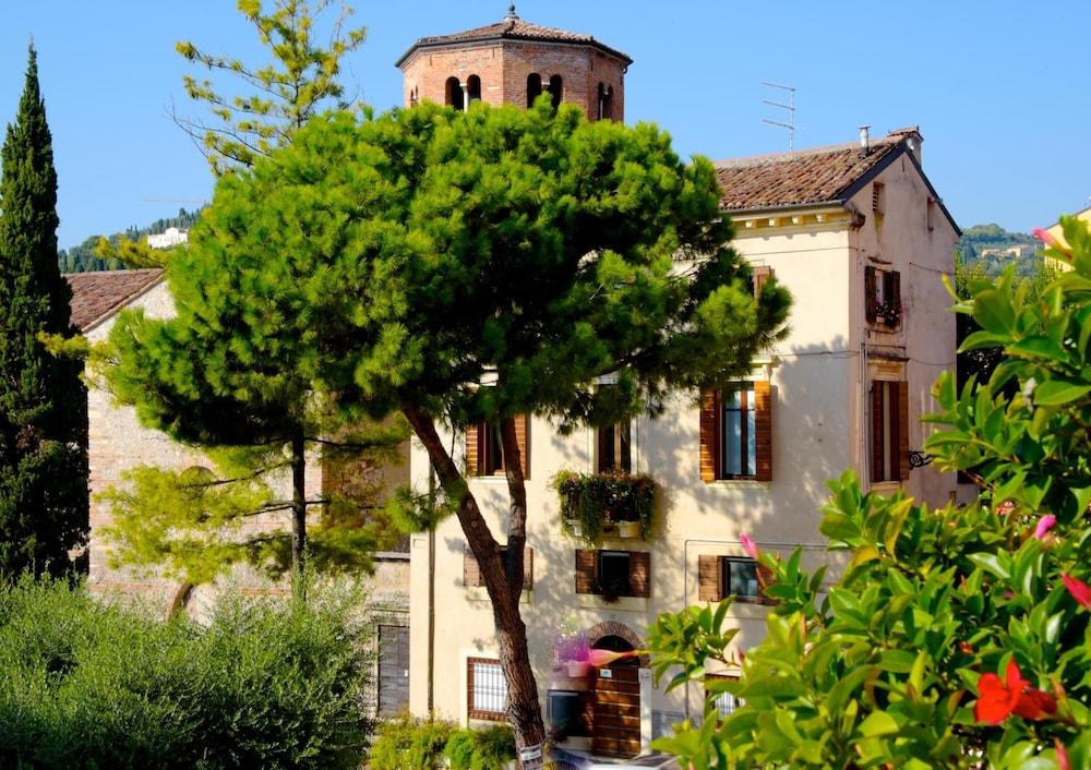 La Finestra Sul Ponte By Postcardsfrom — 4-Star Luxury Hotel in Verona, Italy