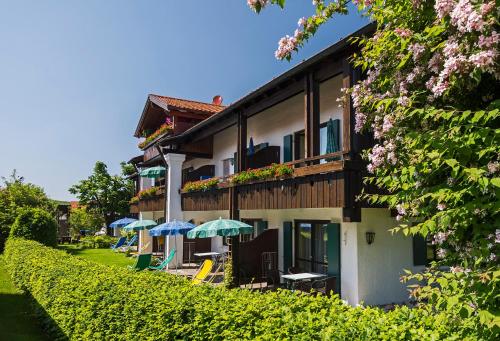 Allgäu Ferienhaus Strobel — 4-Star Luxury Hotel in Rosshaupten, Germany