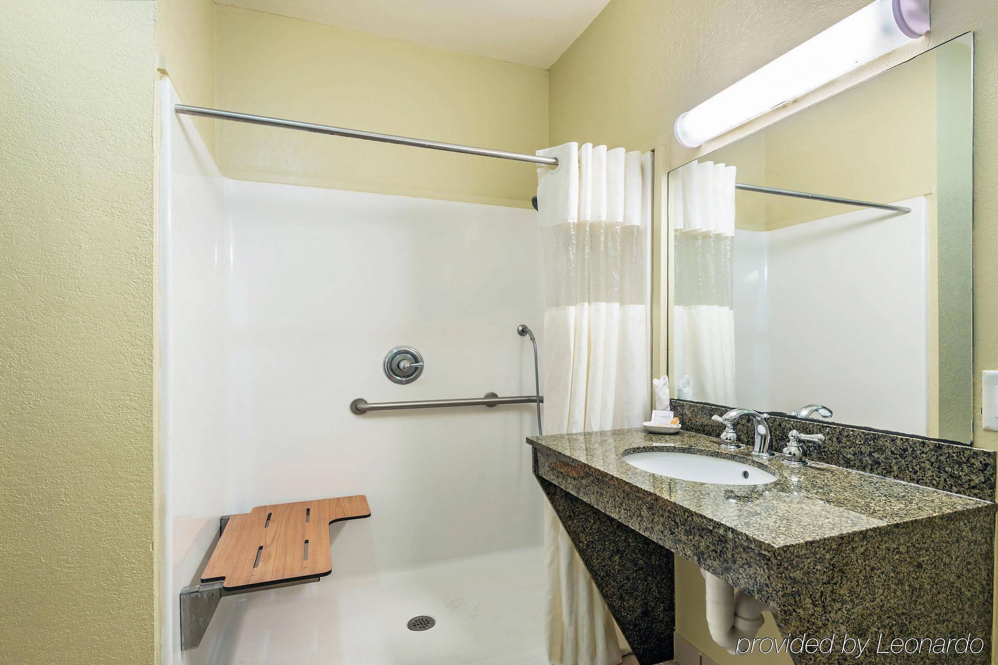 La Quinta Inn & Suites Covington - photo 17