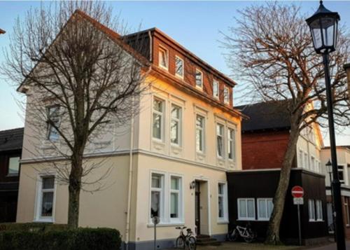 Hiddes Hus Ferienwohnung Fuhrmann — 4-Star Luxury Hotel in Borkum, Germany