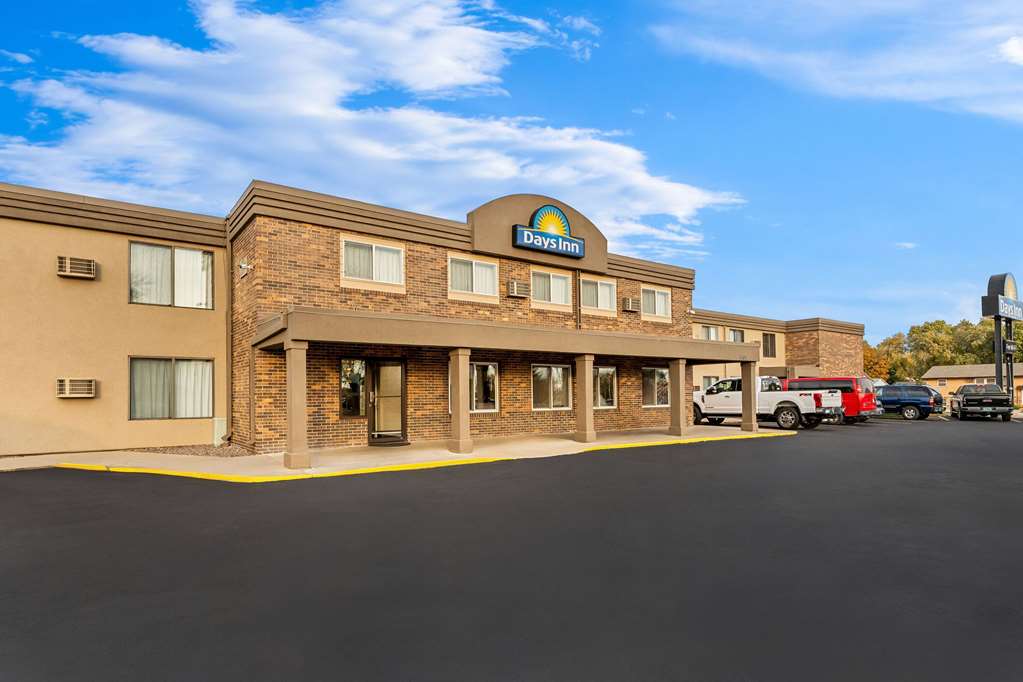 Days Inn by Wyndham Sioux Falls Empire - photo 2