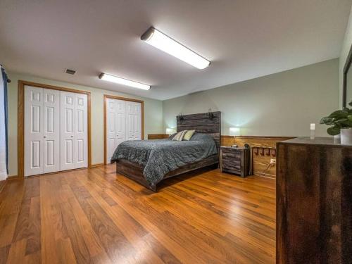 Charming Lake Geneva Wisconsin 3BR 2Bath Home Shagbark Waters — 4-Star Luxury Hotel in Lake Geneva, United States