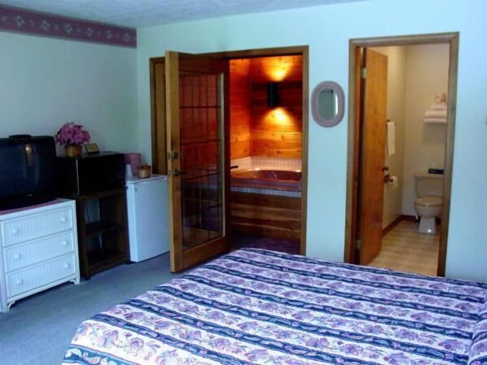Woodland Motor Lodge - photo 25