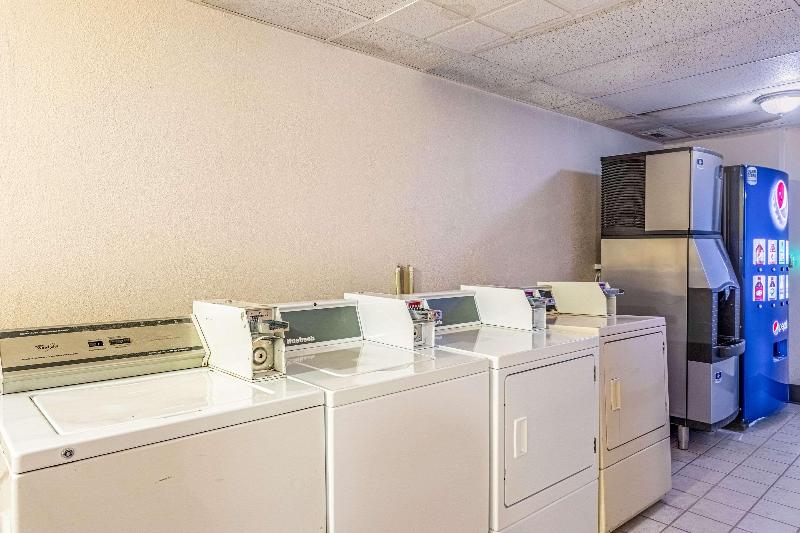 Suburban Extended Stay Hotel - photo 12