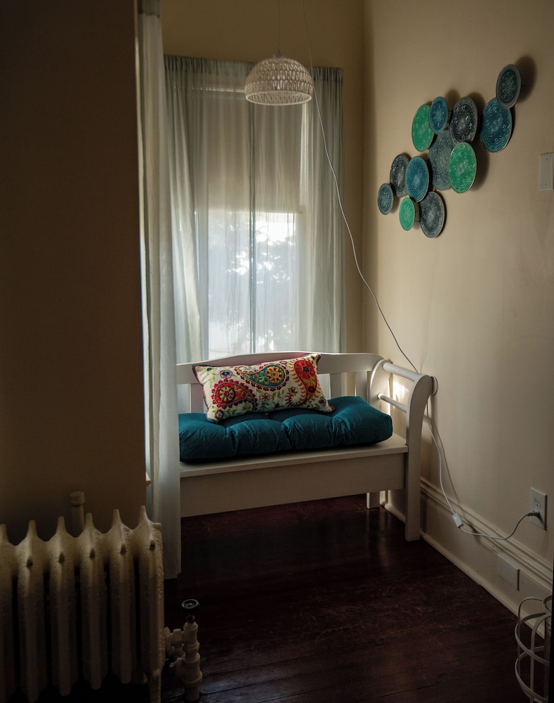 The Boho Buffalo Inn - photo 6