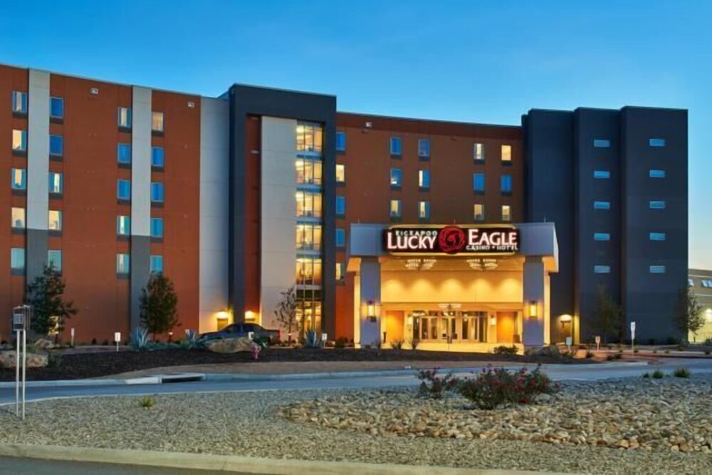 Kickapoo Lucky Eagle Casino Hotel - photo 17