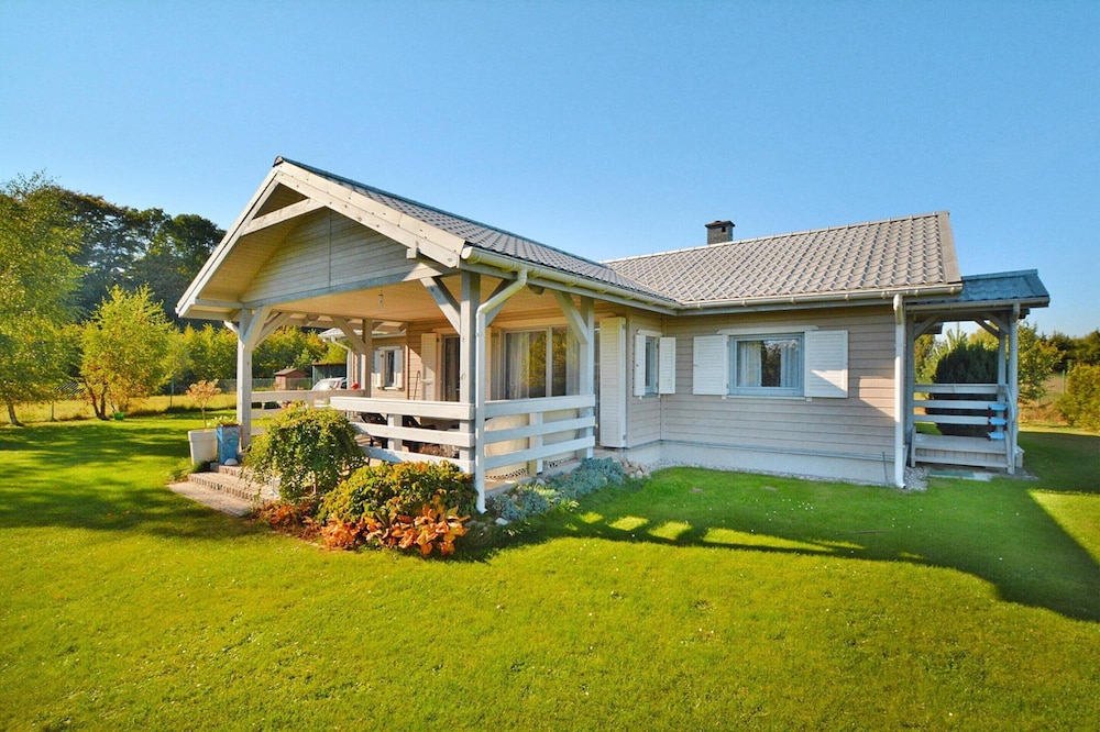 Comfortable Holiday Home For 8 People Oswino 17543506 — Chociwel